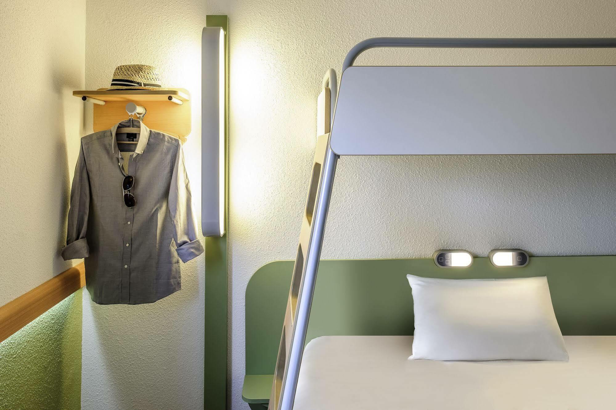 Ibis Budget Fontainebleau Avon מראה חיצוני תמונה