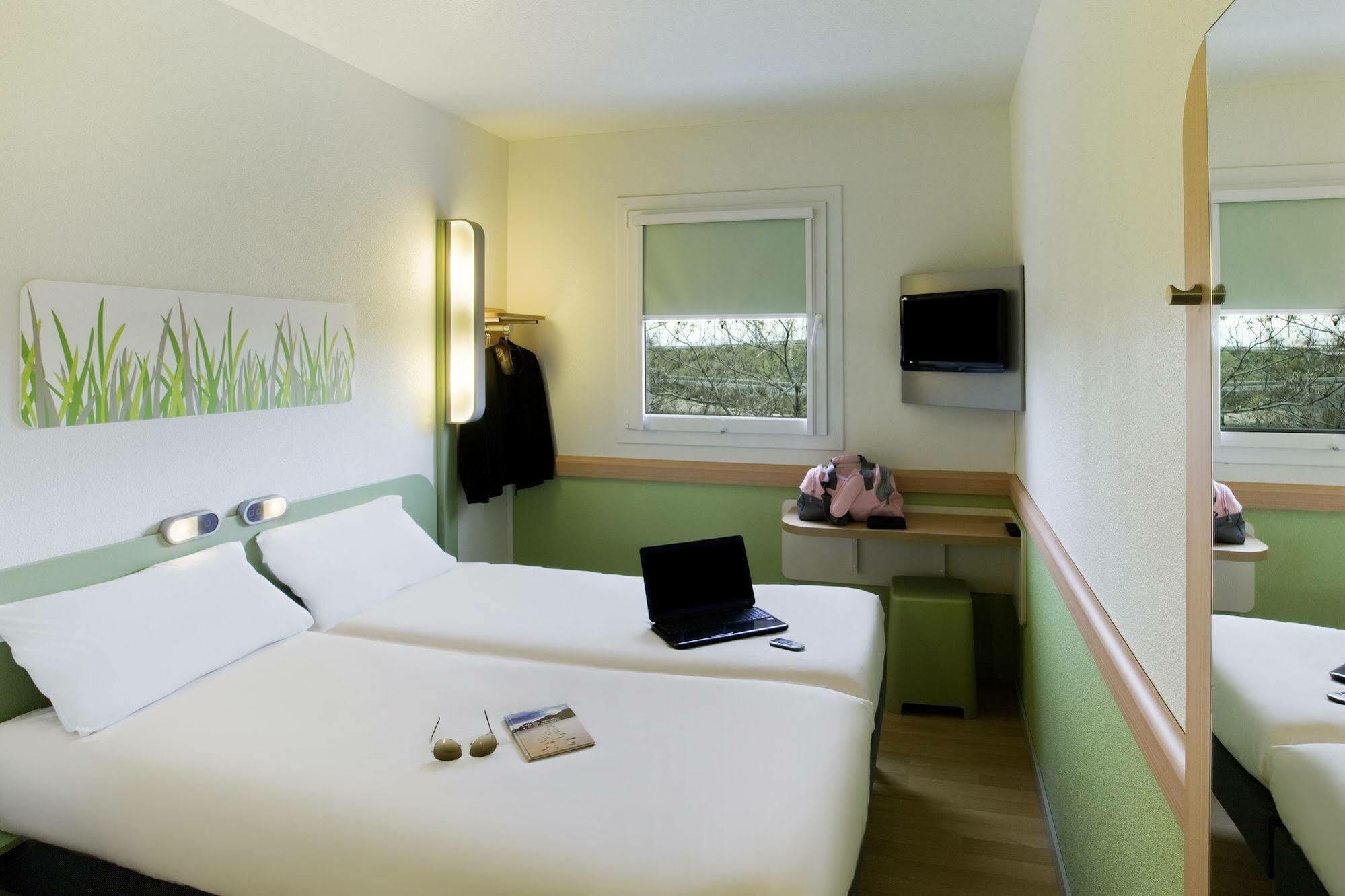Ibis Budget Fontainebleau Avon מראה חיצוני תמונה