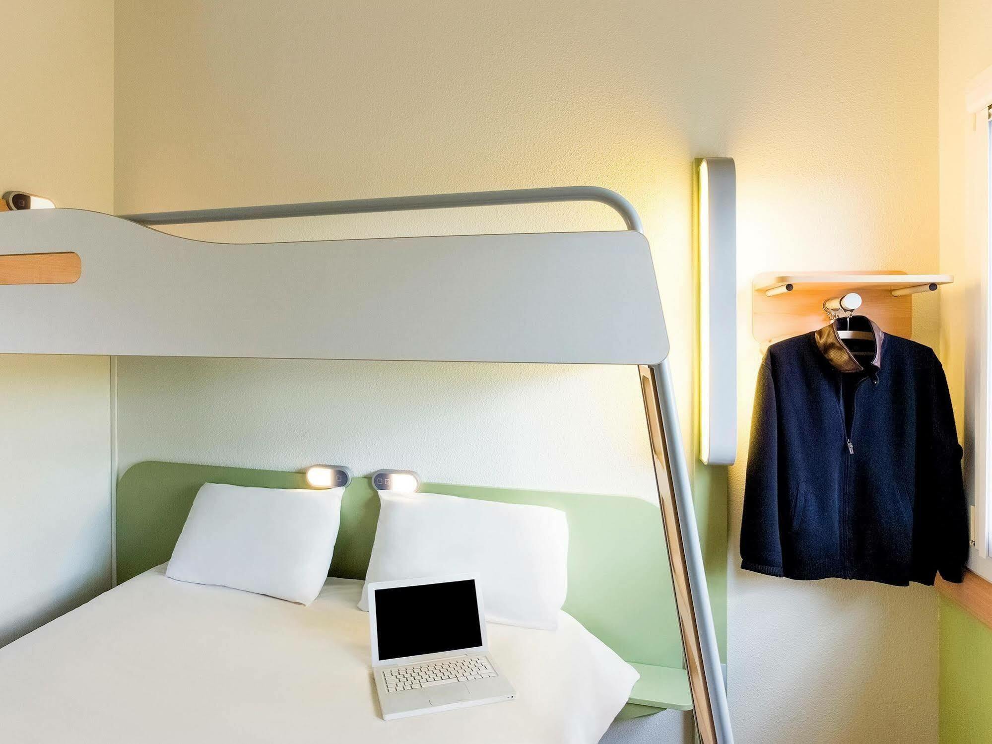 Ibis Budget Fontainebleau Avon מראה חיצוני תמונה