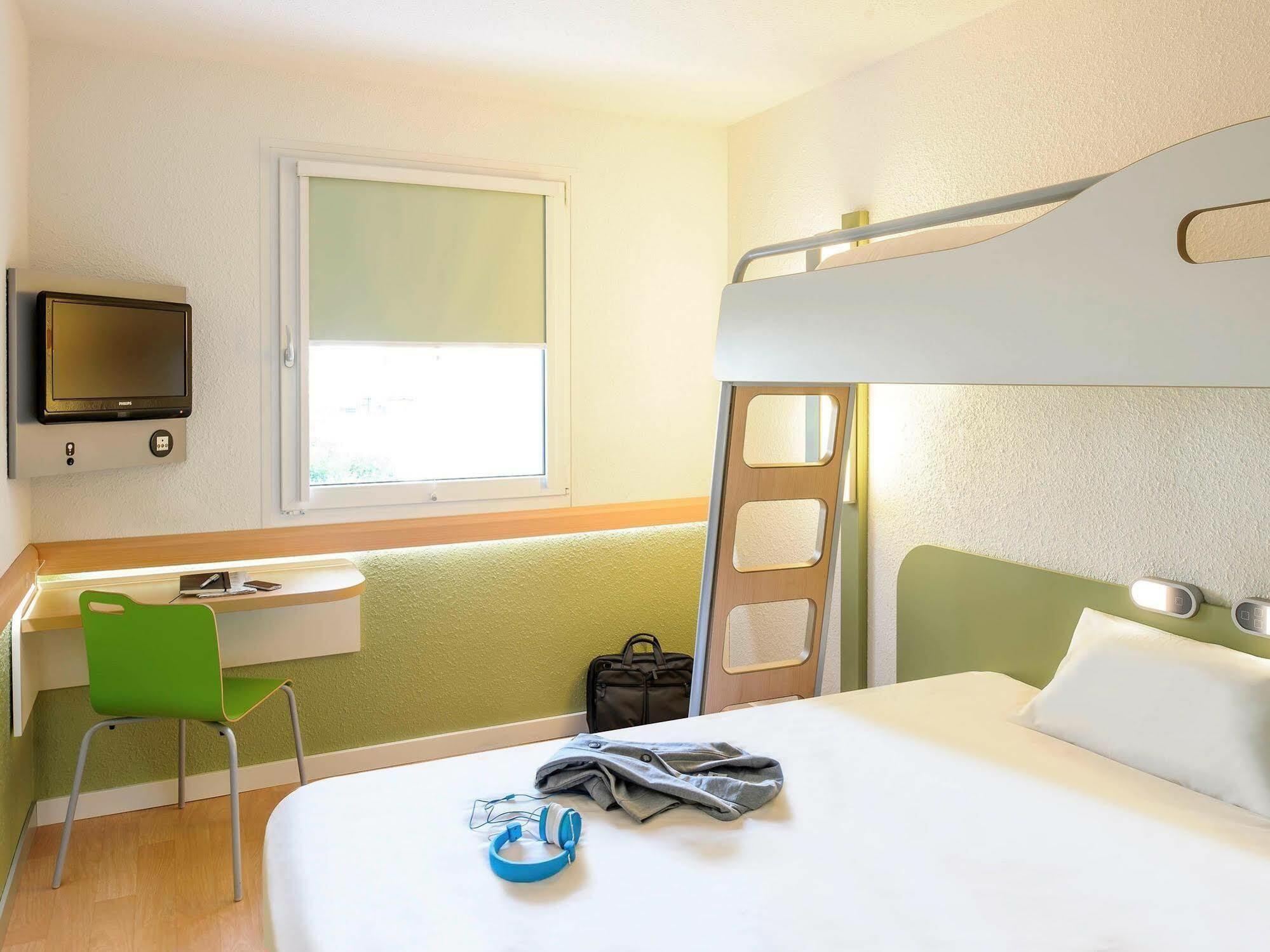 Ibis Budget Fontainebleau Avon מראה חיצוני תמונה