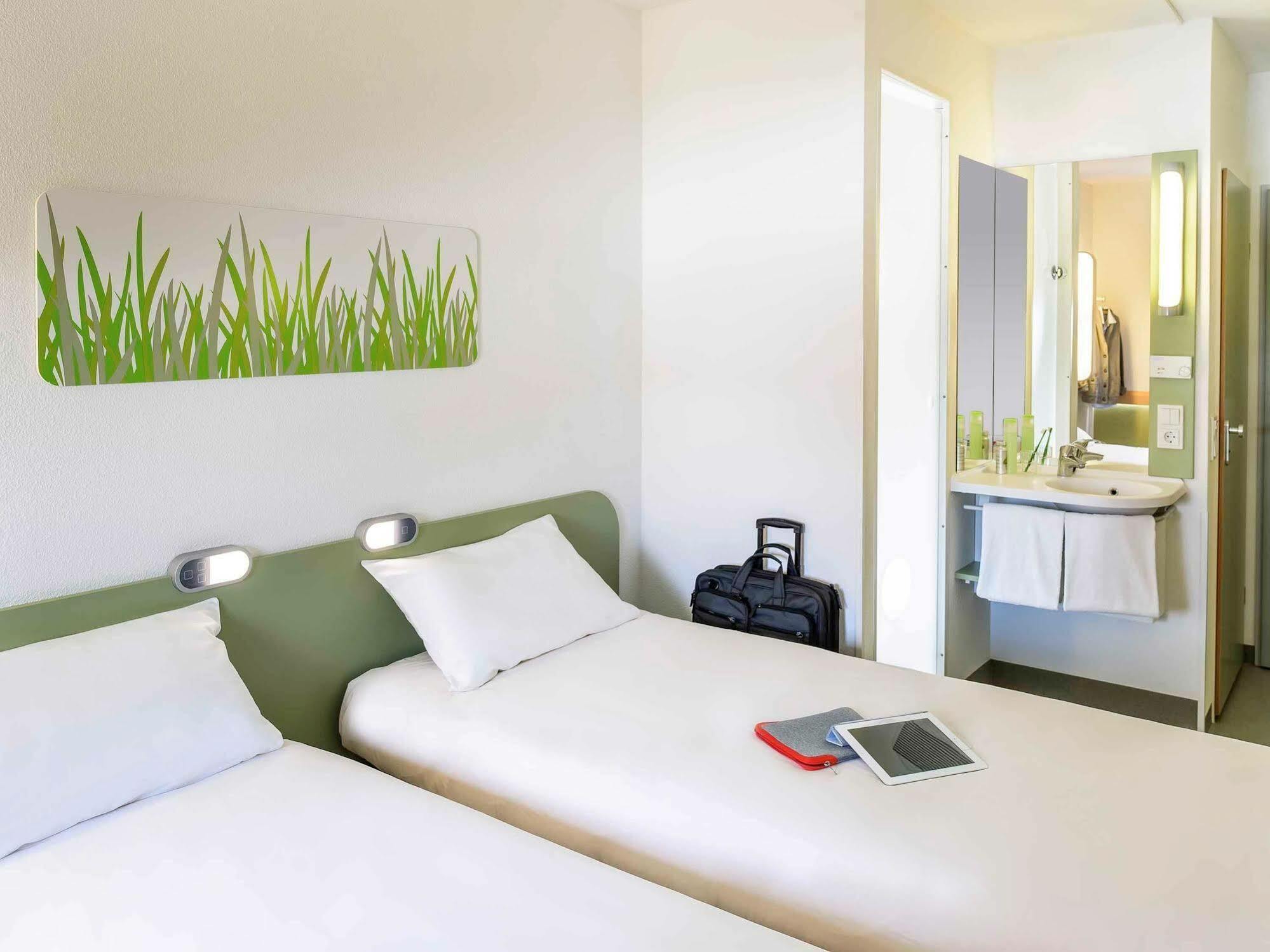 Ibis Budget Fontainebleau Avon מראה חיצוני תמונה