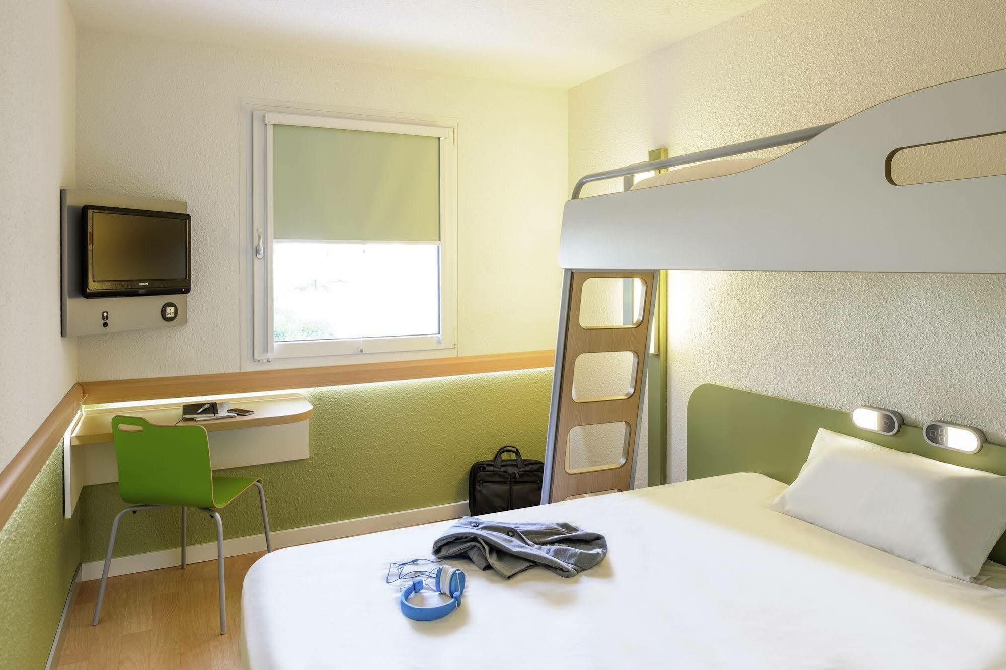 Ibis Budget Fontainebleau Avon מראה חיצוני תמונה